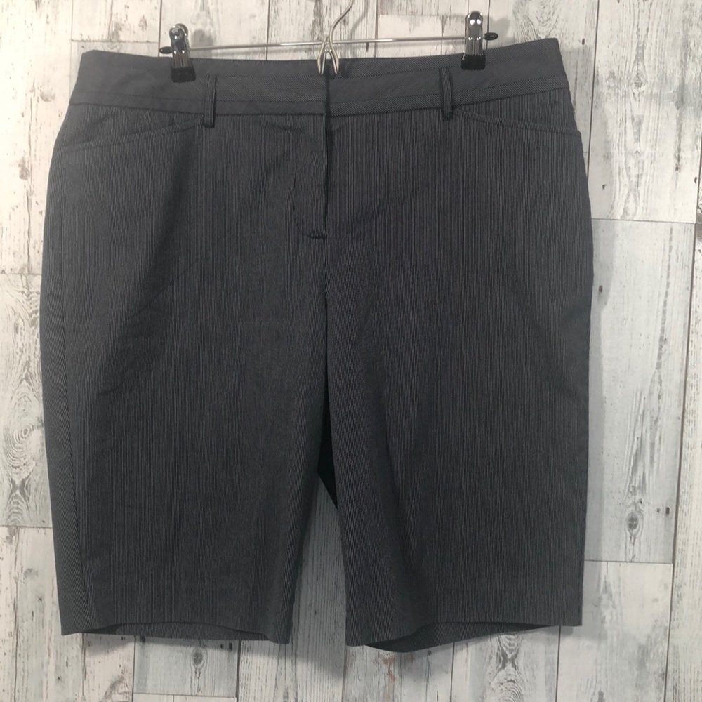 Jacque E Pin Striped Bermuda Shorts 18